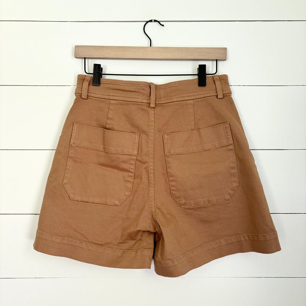 Everlane dark khaki shorts with large pocets on back - Picture 4 of 5